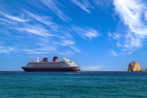 Mexico, Cabo San Lucas, Los Cabos, vacation cruise ship docked close the beach and El Arco, Central