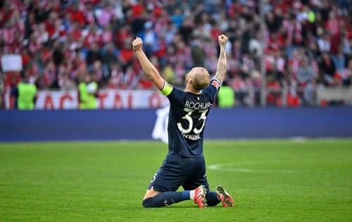 Final cheers, joy, happiness, jubilation for Philipp Hofmann VfL Bochum BOC (33) after away win