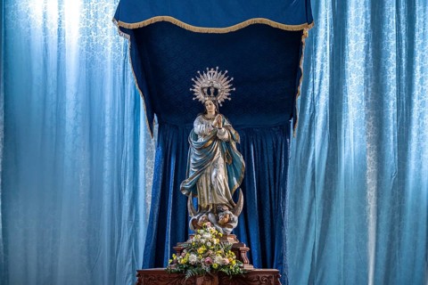 Statue of the Virgin Mary in the interior of the church of Santa María de la Concepción in