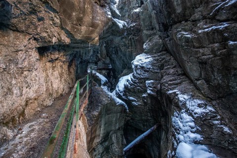 Winter, snowy landscape, hiking trail through the Breitachklamm gorge near Oberstdorf, Oberallgäu,