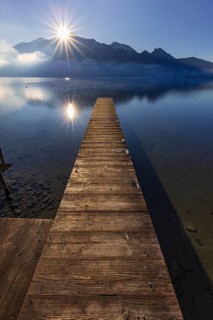 Jetty, boat dock, lake, reflection, fog, sunbeams, backlight, winter, snow, ice, Lake Kochel, view