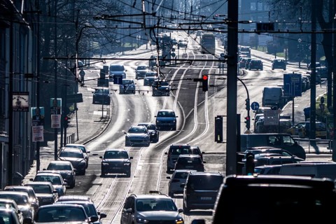 City centre traffic, Hobeisenstrasse, Martin-Luther-Strasse in front, Essen-Holsterhausen, Essen,
