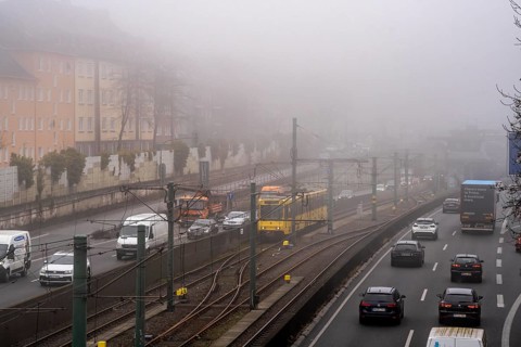 Dense fog, with visibility sometimes less than 100 metres, A40 motorway, city passage in Essen,