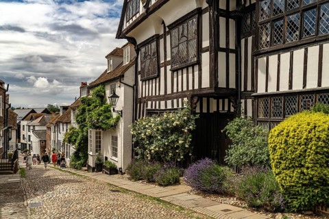 Mermaid Street with cobblestones in the old town centre of Rye, East Sussex, England, Great Britain
