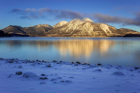 Morning light, sunrise, mountain lake, mountain landscape, reflection, winter, snow, long exposure,