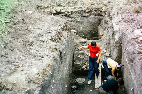 Cambridge University archaeological excavation at a Roman site, Cambridge, Cambridgeshire, England,