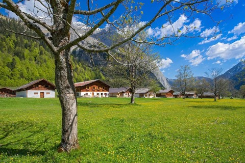 The alpine village of Eng, Eng-Alm, Karwendel mountains, Tyrol, Austria, Europe