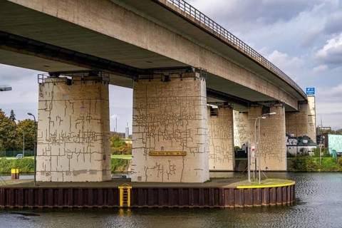 The Berlin Bridge, motorway A59, over the Duisburg port area, 1.8 km long, has a remaining useful