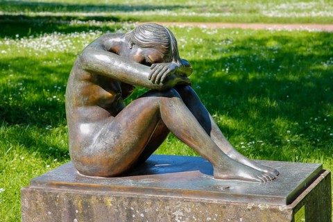 Public art, sculpture by Hermann-Christian Zimmerle sculptor, nude Eva, female figure, bronze
