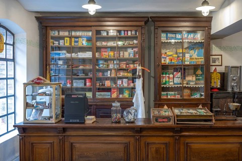 Former Thuringian drugstore from 1898, used as a corner shop from 1920 to 1960, now in the