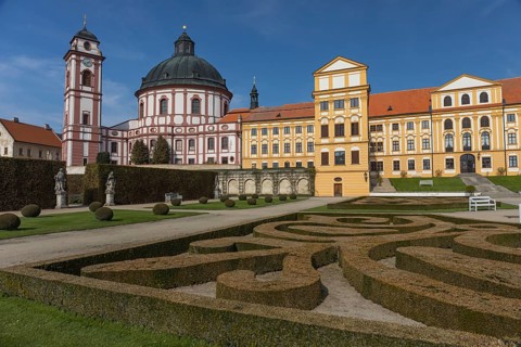 Castle Jaromerice nad Rokytnou is located in Jaromerice nad Rokytnou in Okres Trebic, Czech