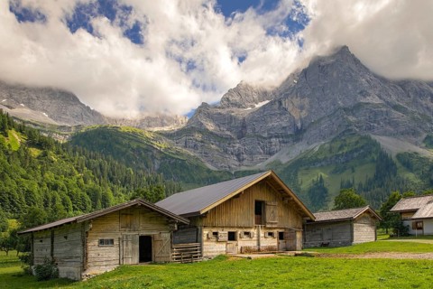 The alpine village of Eng, Eng-Alm, Karwendel mountains, Tyrol, Austria, Europe