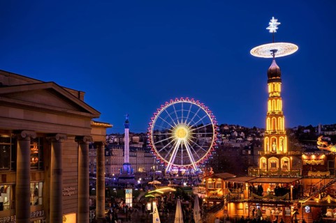 Christmas market with Christmas pyramid, Ferris wheel, New Palace, Jubilee Column, Concordia,