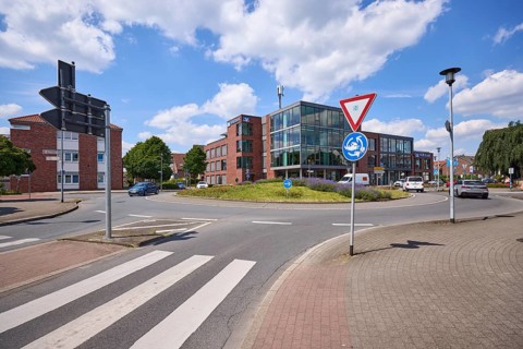Roundabout at Münsterstraße, Nordwall, Mühlenstraße and Schüttenwall with the Haltern head office