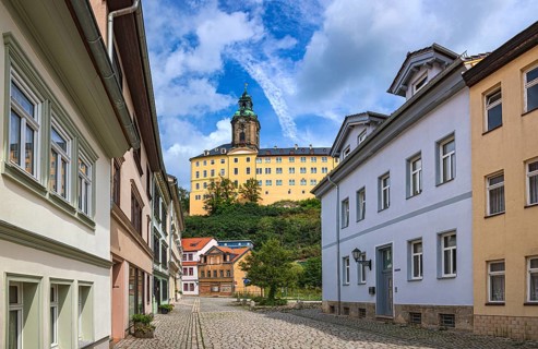 View of Heidecksburg Castle from the Vorwerksgasse in Rudolstadt, Thuringia, Germany, Europe
