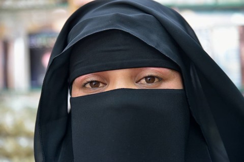 Portrait of a Muslim woman, veiled, Salalah, Dhofar Region, Orient, Oman, Asia