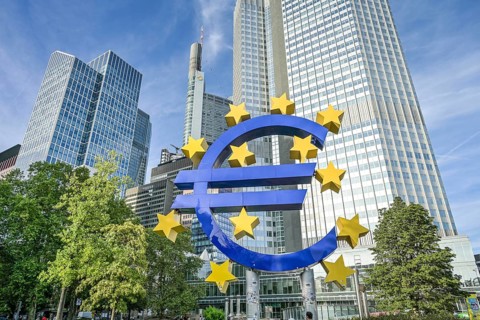 Euro Logo, Eurotower, ECB, Kaiserstrasse, Frankfurt am Main, Hesse, Germany, Europe
