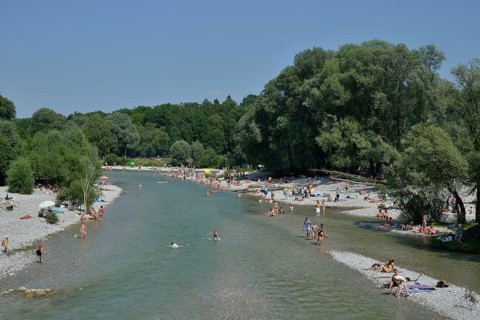 Bathers at the Flaucher, Isar, Thalkirchen, Munich, Upper Bavaria, Bavaria, Germany, Europe