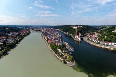 Left Inn city and Inn, centre three river corner, right Danube, further back Ilz, Veste Oberhaus,
