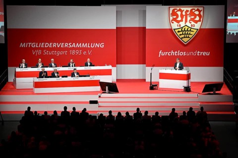 Podium, Members' Meeting of VfB Stuttgart in the Porsche Arena, Report of the President Claus Vogt,