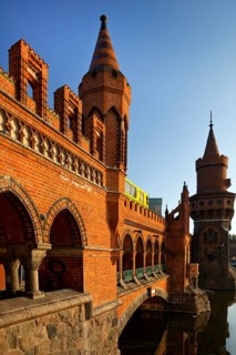 Oberbaum Bridge over the Spree, Friedrichshain-Kreuzberg district, Berlin, Germany, Europe