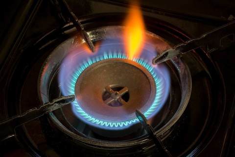Symbolic image, gas cooker, gas price, gas price increase, energy, energy costs, gas flame