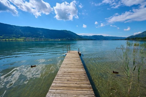 Lakeside, bathing jetty, mallards, sky, clouds, summer, Steindorf am Lake Ossiach, Lake Ossiach,