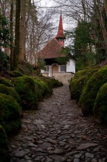 Tell's Chapel Hohle Gasse, artificial hollow path between Immensee and Küssnacht am Rigi SZ, drama