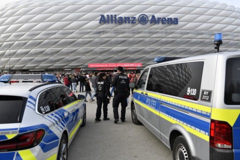 Increased danger situation SEK, special task force, police car, police in front of Bundesliga