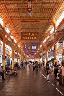 Street and sign in Gold Souq, Market, Deira, Dubai, United Arab Emirates, VAR, Asia