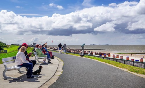 Dike promenade on the Wadden Sea in the district of Döse, North Sea spa town of Cuxhaven, North Sea