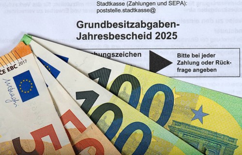 Property tax annual tax assessment 2025, symbolic image property tax reform, property tax,