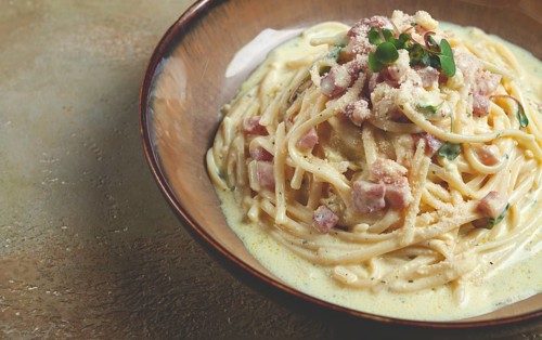 Spaghetti carbonara, spaghetti in cream sauce, with pancetta, homemade, no people