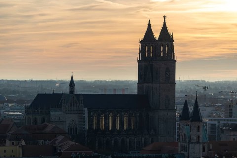 Magdeburg Cathedral, Gothic cathedral in front of an atmospheric evening sky, Magdeburg,