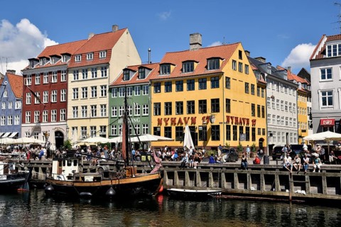 Colorful houses at canal, Nyhavn, Copenhagen, Denmark, Europe