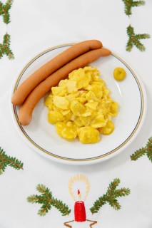 Swabian cuisine, potato salad with string sausages, Wienerle, Wiener sausages, thin boiled sausage,