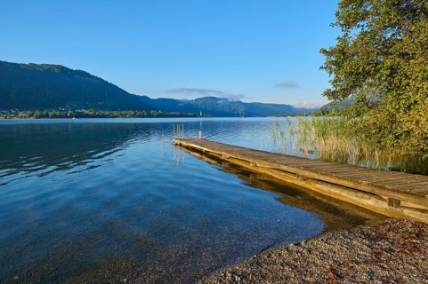 Lakeside, bathing jetty, morning, summer, Steindorf am Lake Ossiach, Lake Ossiach, Carinthia,