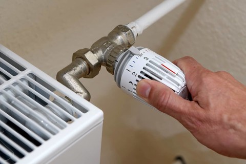 Thermostat of heating is set to heat output level 3, setting of heating thermostat for 21 degrees