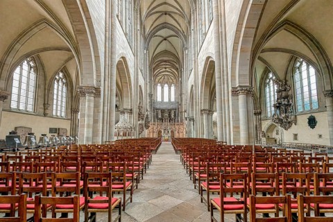 Magdeburg cathedral, Central nave and Main altar, Magdeburg, Saxony Anhalt, Germany, Europe