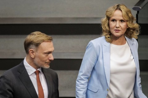 Christian Lindner (FDP), Federal Minister of Finance, and Steffi Lemke (Bündnis 90/Die Grünen),