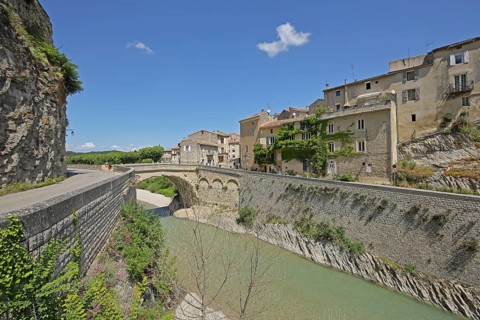 Pont Romain over the river Ouvèze, Roman bridge, landmark, Roman, Roman period, stone arch bridge,