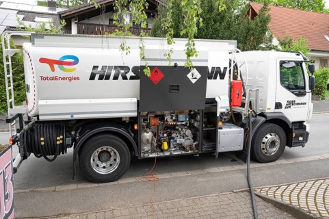 Heating oil delivery to a private house, Eckental, Middle Franconia, Bavaria, Germany, Europe