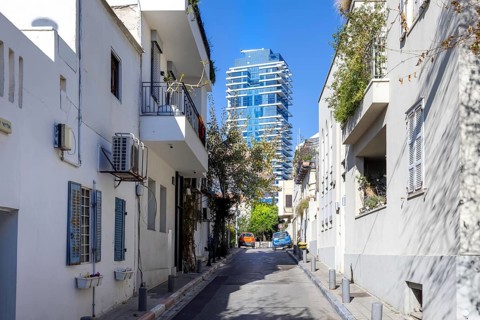 Israel, Tel Aviv historic neighborhood Neve Tzedek with art galleries, boutiques and old houses,