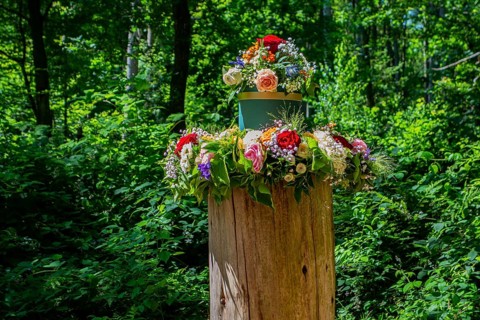 Urn burial, funeral, grave decoration, flowers, cemetery forest, memorial forest, East Frisia,