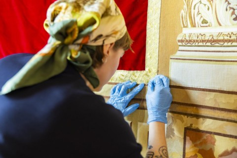 Hanging of the last tapestries in the Royal Parade Rooms in the Dresden Residenzschloss, Dresden,