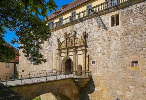 Portal, gate, round arch, bridge, stone figures, coat of arms, relief, decoration, Hohentübingen