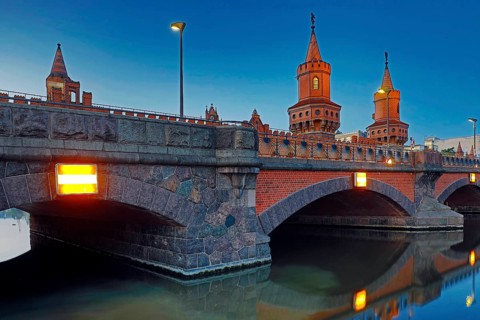 Oberbaum Bridge over the Spree in the early morning, Friedrichshain-Kreuzberg district, Berlin,