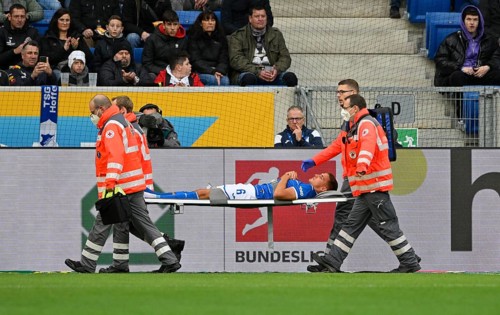 Grischa Prömel TSG 1899 Hoffenheim (06) is seriously injured and carried out of the stadium on a