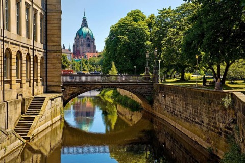 Castle Bridge with the River Leine and the New Town Hall, State Capital Hannover, Lower Saxony,