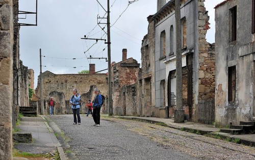 Ruins along the main road The burnt village of Oradour-sur-Glane was destroyed on 10 June 1944 when